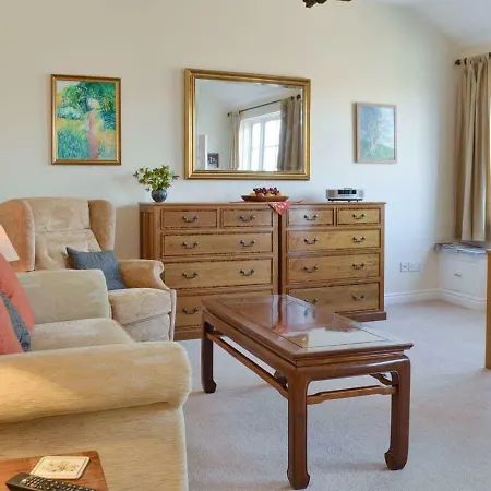 Granary Court Tatil Evi