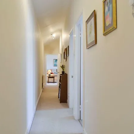 Granary Court * יורק